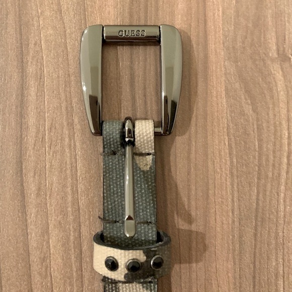 Guess size L thin camouflage belt - Picture 3 of 12